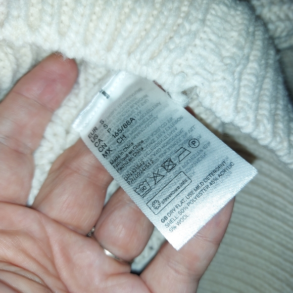 NWT H&M Ivory Cozy Chunky Knit Sweater - Picture 10 of 10